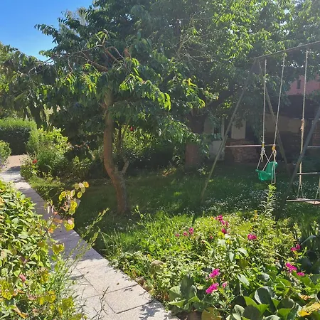 Retreat With Garden & Family Amenities * Krusenhagen