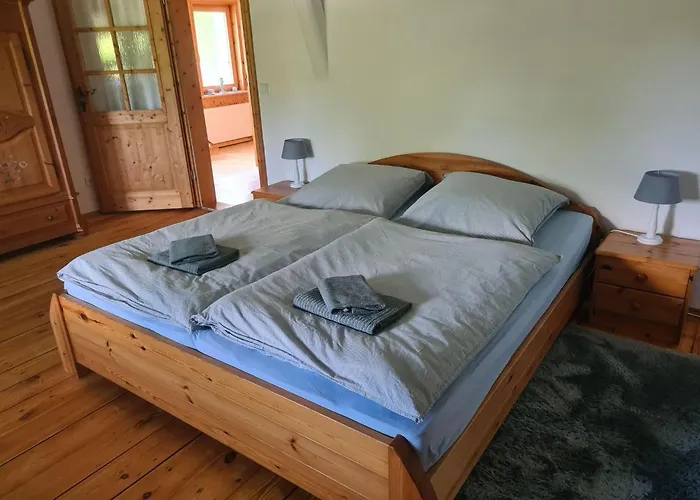 Retreat With Garden & Family Amenities *
