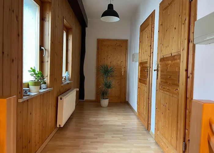 Retreat With Garden & Family Amenities *