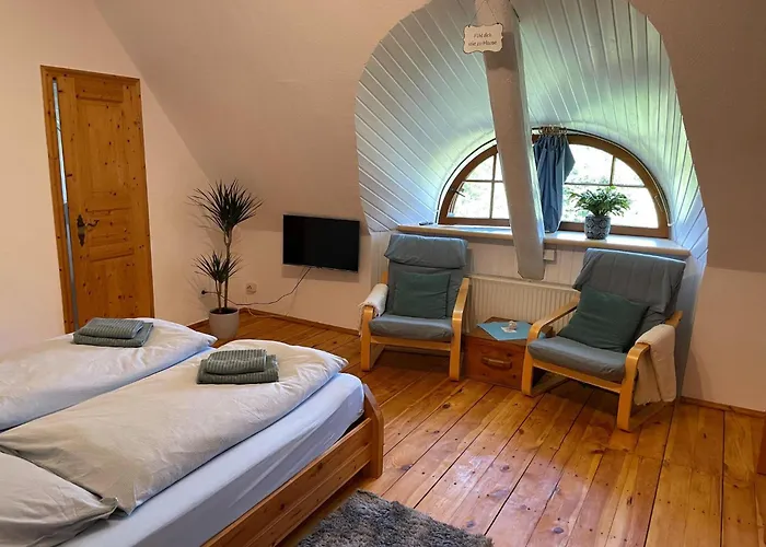 Retreat With Garden & Family Amenities