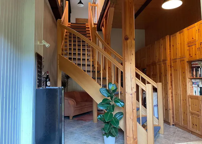Retreat With Garden & Family Amenities Apartmán